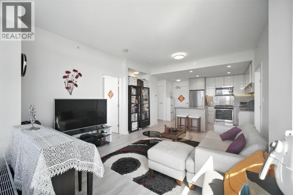 11xx 8850 University Crescent, Burnaby, BC V5A0C8 Photo 5