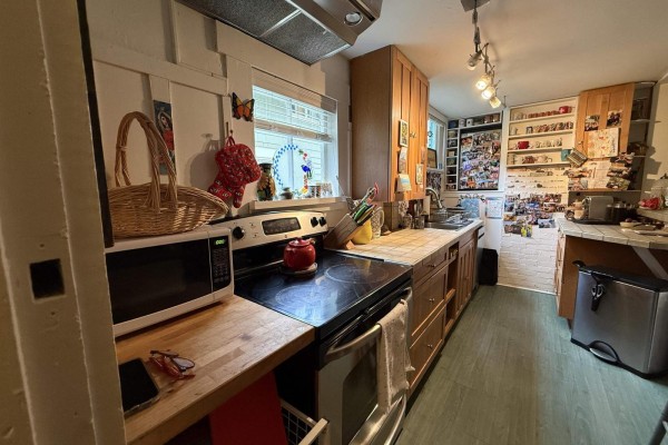 11xx Elm Street, White Rock, BC V4B3R9 Photo 2