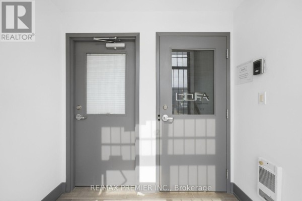 12 - 13 Kenview Boulevard, Brampton, ON L6T5K9 Photo 4