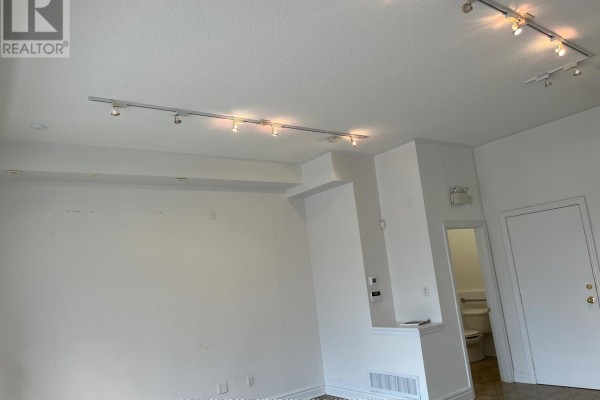 12 - 167 Lakeshore Road E, Mississauga, ON, photo 2