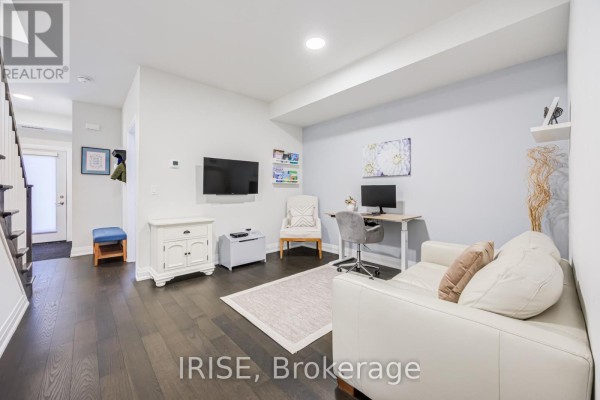 Bedroom - 12 - 169 Jones Avenue, Toronto, ON M4M3A2 Photo 4