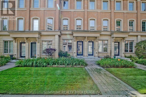 12 - 20 Hargrave Lane, Toronto, ON, photo 3
