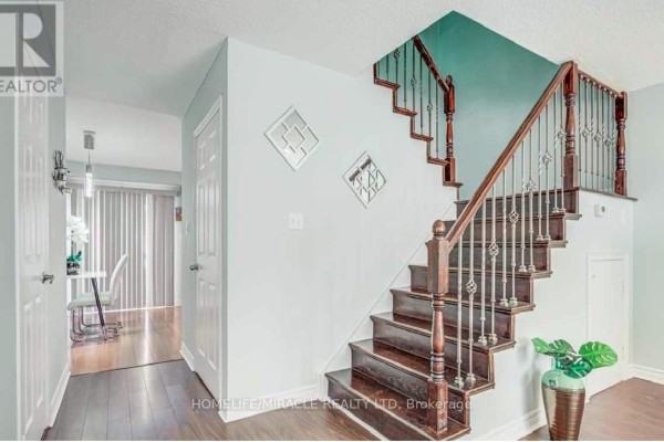 Eating area - 12 - 4200 Kingston Road, Toronto, ON M1E2M6 Photo 5