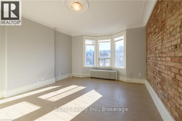 12 - 471.5 King Street E, Hamilton, ON L8N1C7 Photo 5