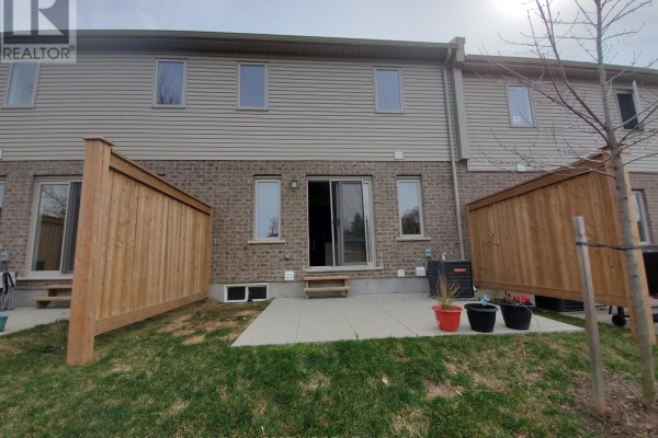 12 - 50 Pinnacle Drive, Kitchener, ON, photo 3