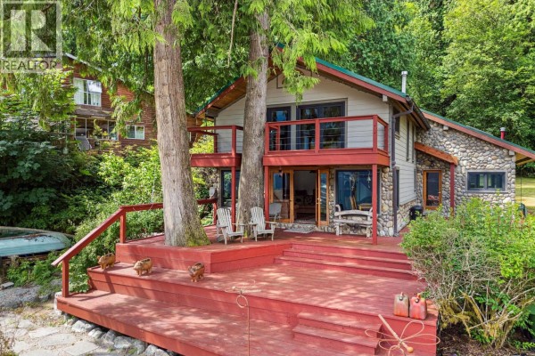 12 & 13 Coldwell Beach, North Vancouver, BC V0V0V0 Photo 2