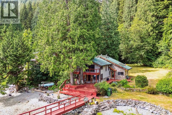 12 & 13 Coldwell Beach, North Vancouver, BC V0V0V0 Photo 3