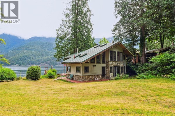 12 & 13 Coldwell Beach, North Vancouver, BC V0V0V0 Photo 4