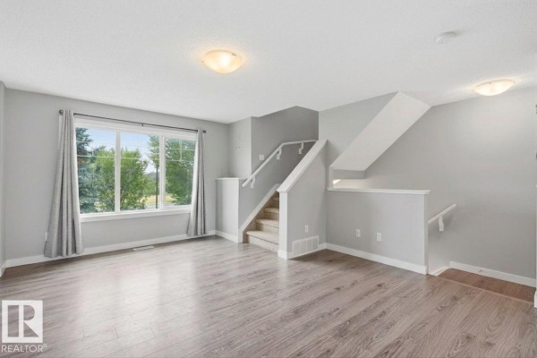 Kitchen - #12 1391 Starling Dr Nw, Edmonton, AB T5V1T7 Photo 3