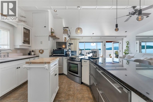 Kitchen - 12 1723 Sandy Beach Rd, Mill Bay, BC V0R2P4 Photo 5