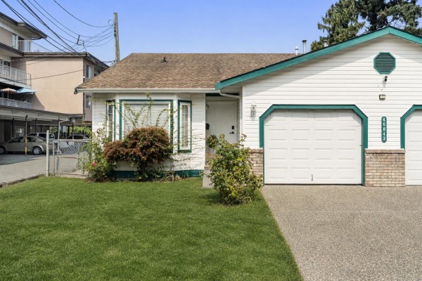 Living room - 1&2 46043 Mellard Avenue, Chilliwack Proper East, Chilliwack, BC V2P2Y8 Photo 4