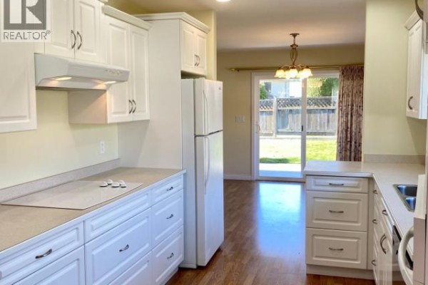 12-4897 Ontario Ave, Powell River, BC V8A5T7 Photo 3