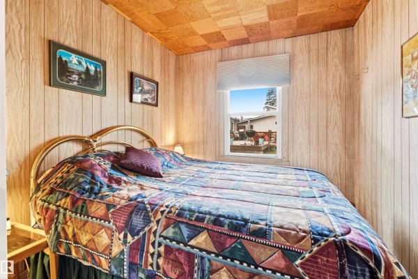 Bedroom 2 - #12 53004 Rge Road 54 A, Rural Parkland County, AB T0E2B0 Photo 5