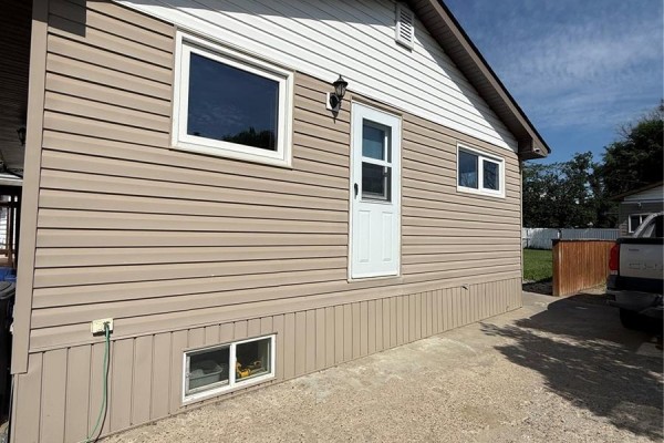 Kitchen/Dining room - 12 6th Street Crescent W, Kindersley, SK S0L1S0 Photo 2