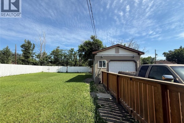 Bedroom - 12 6th Street Crescent W, Kindersley, SK S0L1S0 Photo 3