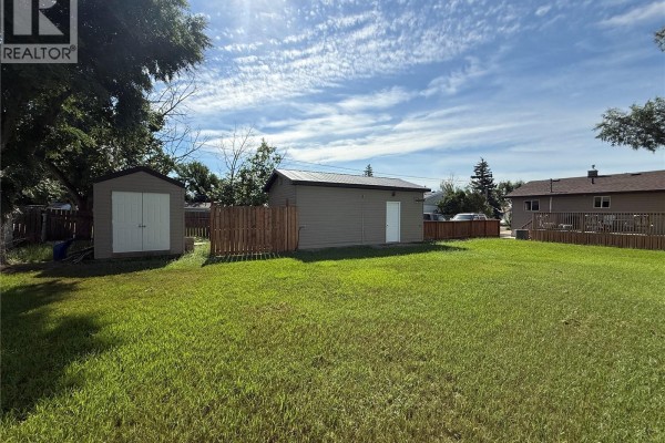 4pc Bathroom - 12 6th Street Crescent W, Kindersley, SK S0L1S0 Photo 5