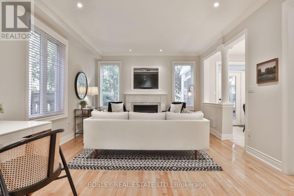 Sunroom - 12 A Preakness Drive, Toronto, ON M3B3S1 Photo 4