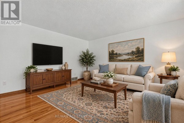 Bedroom 2 - 12 Adanac Drive, Toronto, ON M1M2E4 Photo 5
