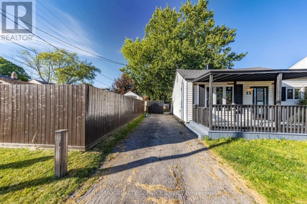 Laundry room - 12 Ajax Avenue, Welland, ON L3B4W8 Photo 5