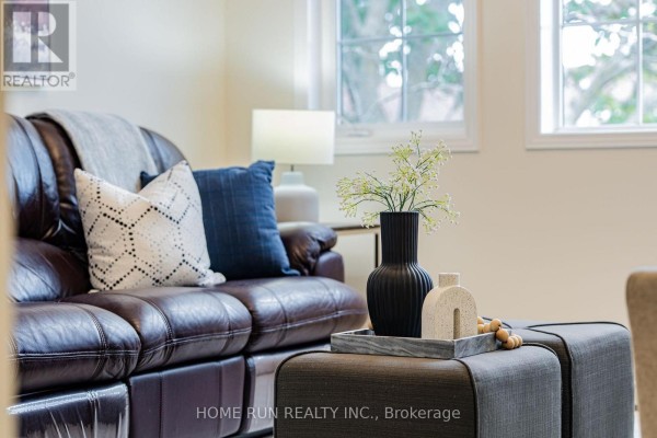 12 Angus Drive, Ottawa, ON K2L4E6 Photo 4