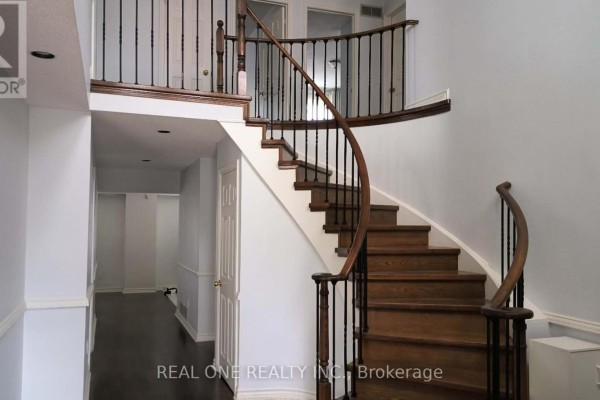 Family room - 12 Atlantic Avenue, Markham, ON L3P7B6 Photo 4