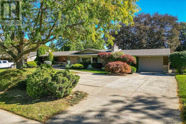 12 Baker Road N, Grimsby