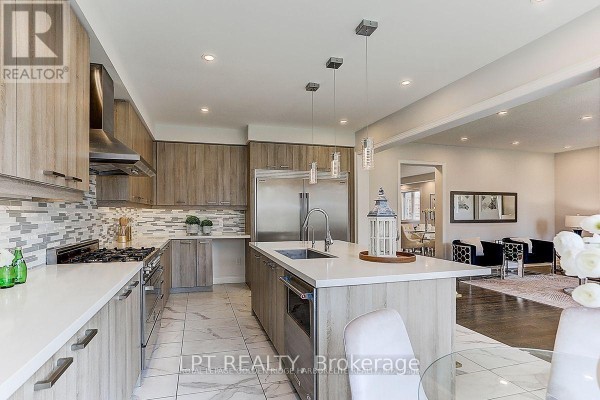 Eating area - 12 Baleberry Crescent, East Gwillimbury, ON L9N0P2 Photo 5