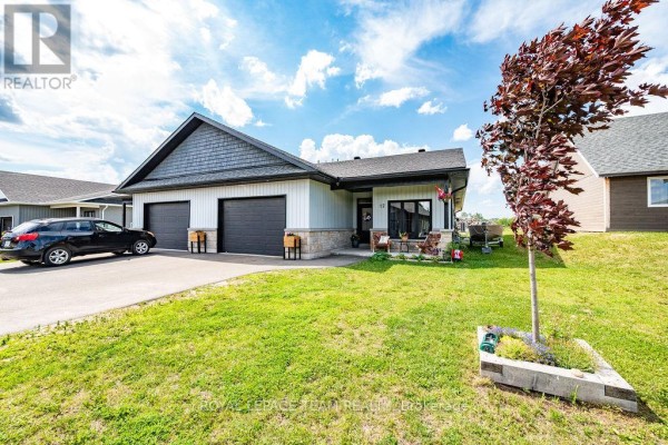 12 Bamagillia Street E, Whitewater Region, ON K0J1K0 Photo 2