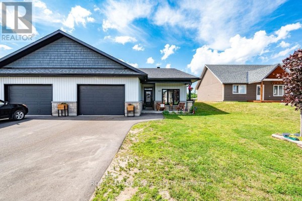 12 Bamagillia Street E, Whitewater Region, ON K0J1K0 Photo 5
