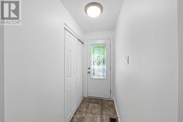 Living room - 12 Bradgate Drive, Ottawa, ON K2G0R6 Photo 5