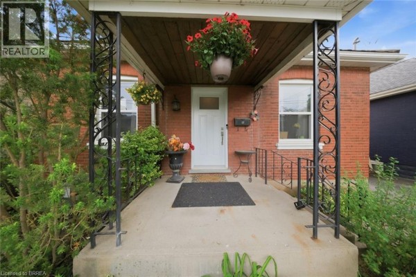 4pc Bathroom - 12 Brunswick Street, Brantford, ON N3T1E7 Photo 3