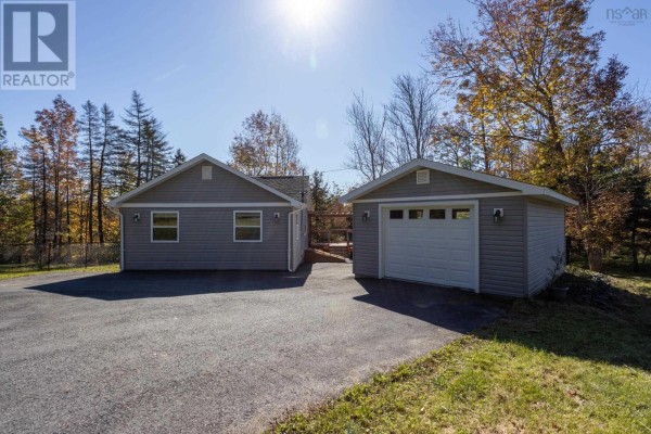 Dining nook - 12 Buchanan Avenue, Enfield, NS B2T1C8 Photo 2