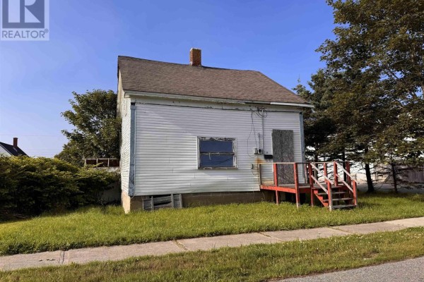 12 Butler Street, Yarmouth, NS, photo 2