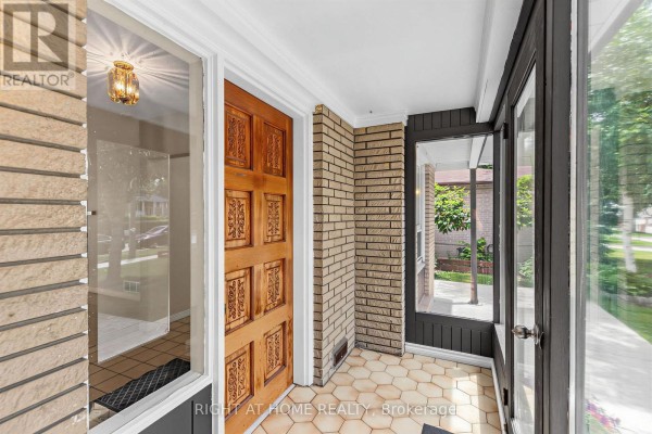 12 Candlewood Crescent, Toronto, ON, photo 3