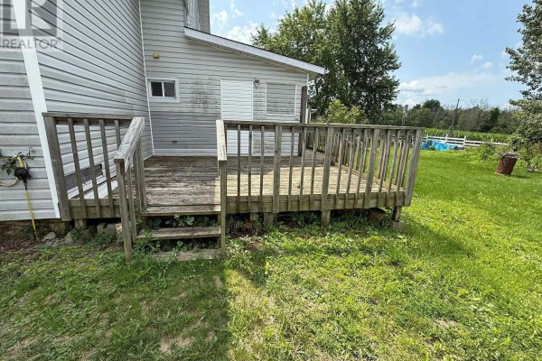 Living room - 12 Circle Drive S, Rideau Lakes, ON K0G1E0 Photo 3