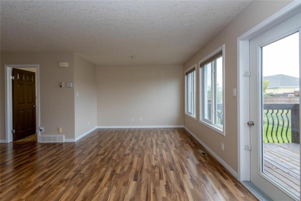 12 Coulter Way, Brandon, MB R7A2V7 Photo 5
