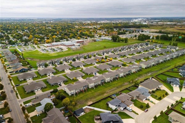 12 Coulter Way, Brandon, MB R7A2V7 Photo 4