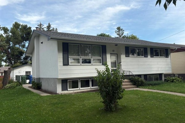 Eat in kitchen - 12 Earl Avenue, Dauphin, MB R7N0N3 Photo 2