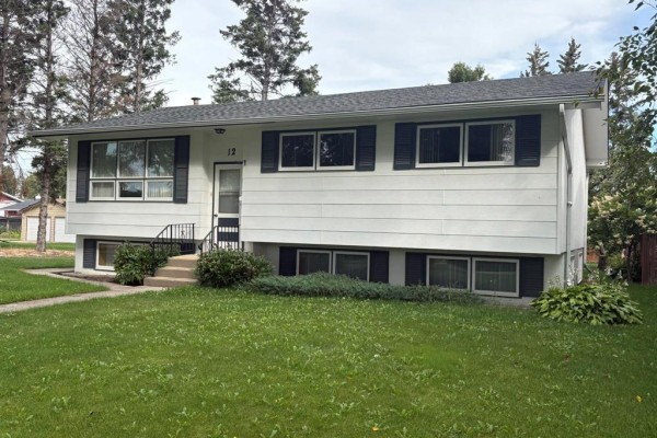 Primary Bedroom - 12 Earl Avenue, Dauphin, MB R7N0N3 Photo 3
