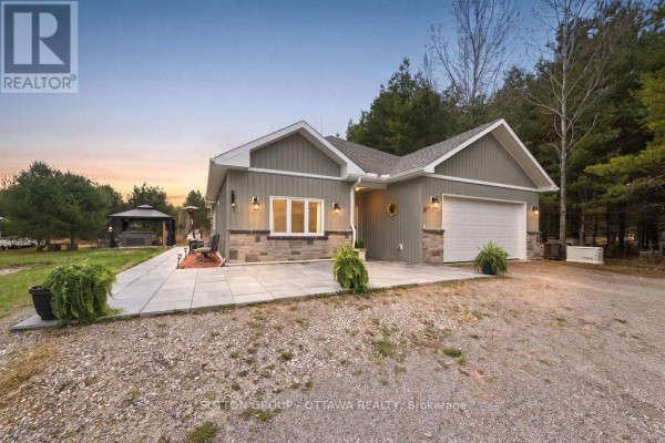 12 Eastern Avenue, Greater Madawaska, ON K0J2R0 Photo 2