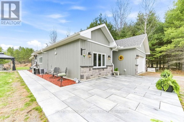 12 Eastern Avenue, Greater Madawaska, ON K0J2R0 Photo 3