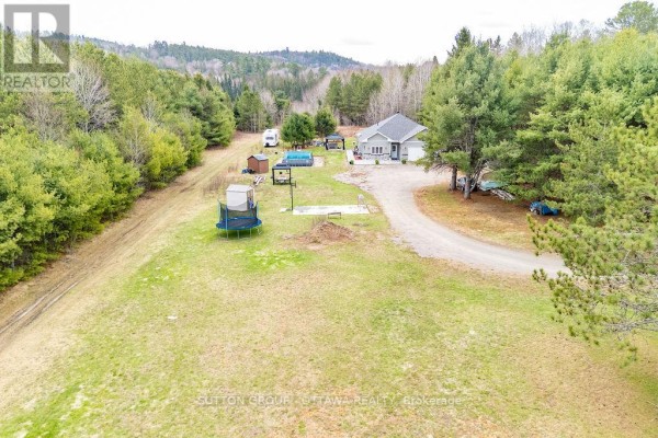 12 Eastern Avenue, Greater Madawaska, ON K0J2R0 Photo 4