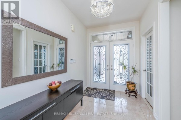 12 Elderbridge Road, Brampton, ON L6P4G5 Photo 4