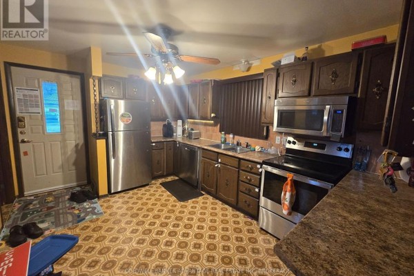12 Empire Street, Welland, ON L3B2L2 Photo 5