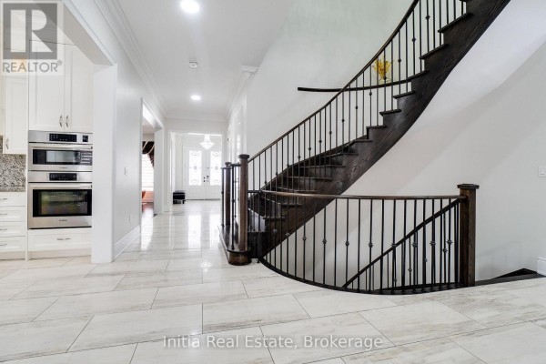 12 Erintown Crescent S, Brampton, ON L6P4H2 Photo 3