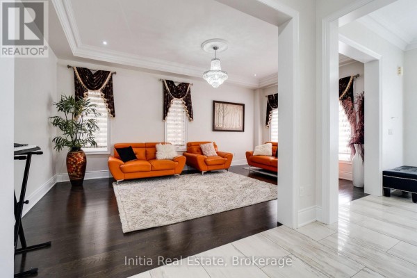 12 Erintown Crescent S, Brampton, ON L6P4H2 Photo 4