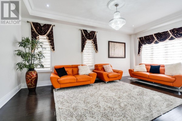 12 Erintown Crescent S, Brampton, ON L6P4H2 Photo 5