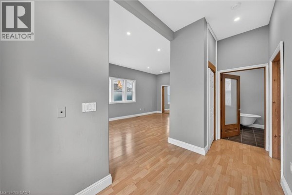 12 Fleet Street, Brantford, ON N3T3S7 Photo 5