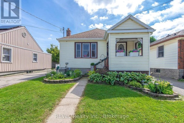 12 Garnet Street, St  Catharines, ON, photo 2