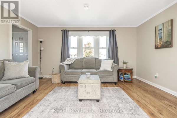 Bathroom - 12 Garnet Street, St  Catharines, ON L2M5E5 Photo 4